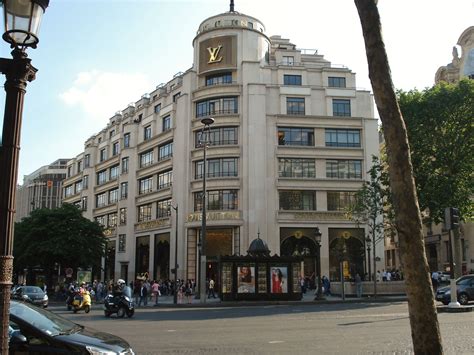 champs elysees lv store|magasin louis vuitton champs élysées.